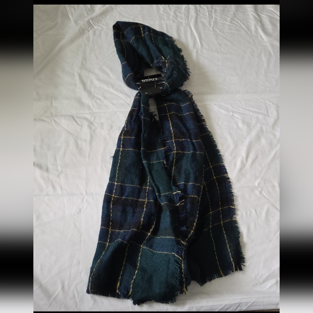 New mix it 32 inch oblong green Plaid scarf #WS1